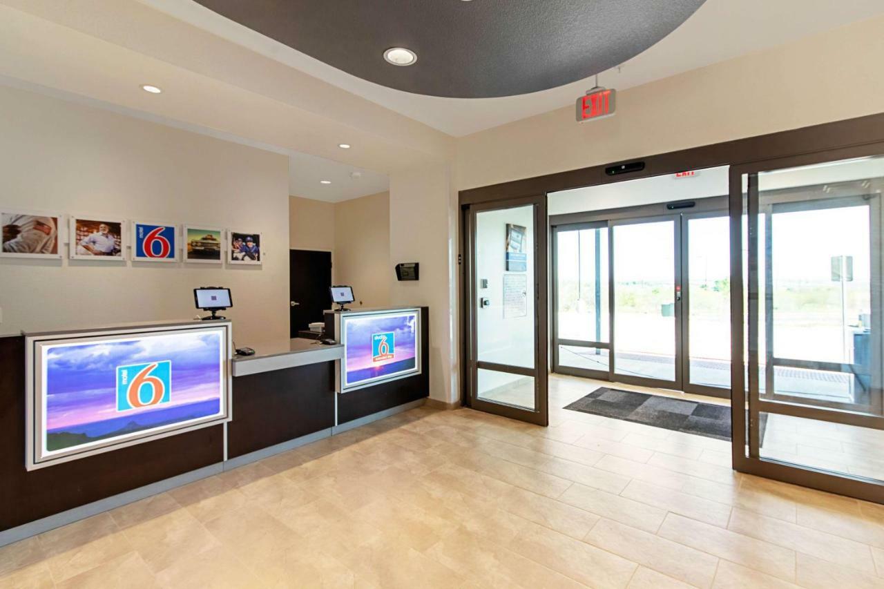 Studio 6 Austin Airport Exterior foto