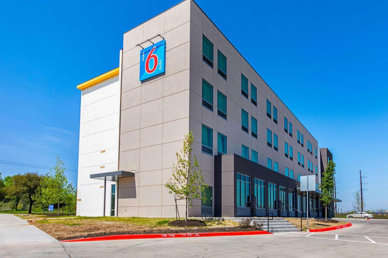 Studio 6 Austin Airport Exterior foto