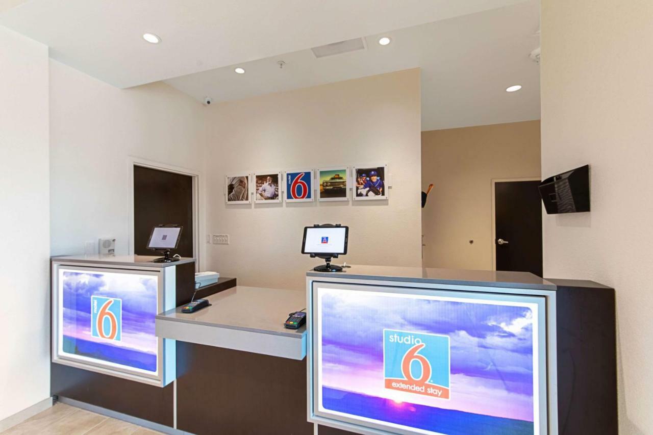 Studio 6 Austin Airport Exterior foto